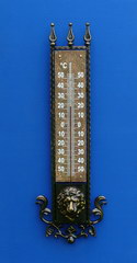 Термометр фасадный ТФ-5 исп.5 «Лев-1» с трезубцами сверху 